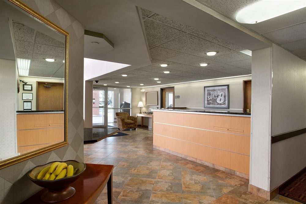 Super 8 By Wyndham Madison South Motel Exterior photo